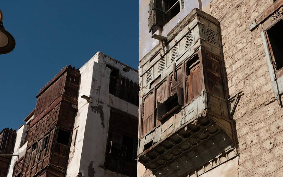 مبانٍ تاريخية برواشين خشبية في جدة البلد